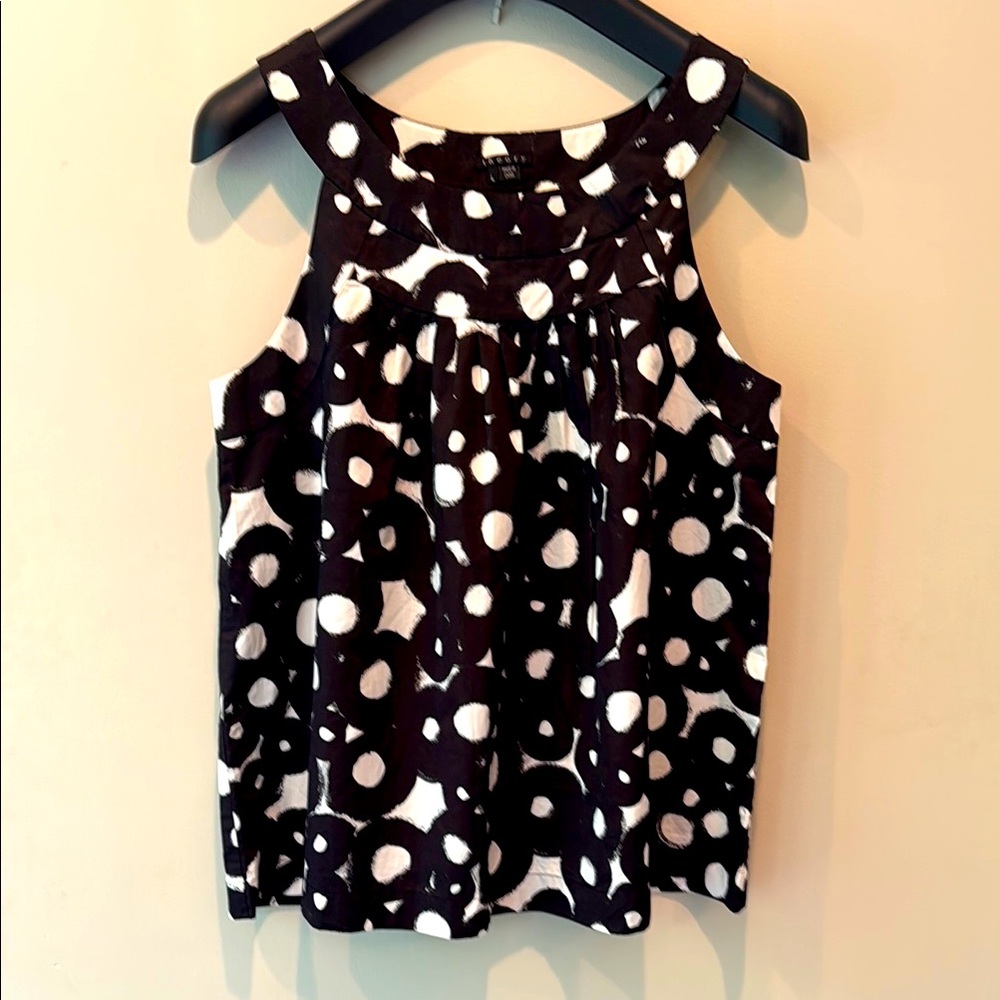 Black and White Sleeveless Women's Top